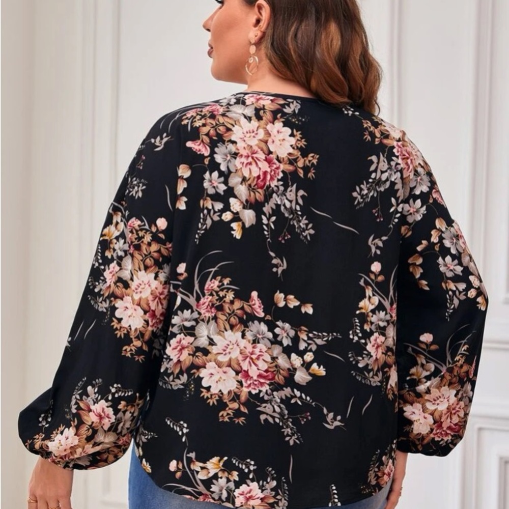 EMERY ROSE Plus Floral Print Tie Neck Blouse